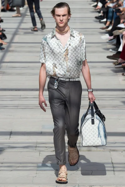 Look 12